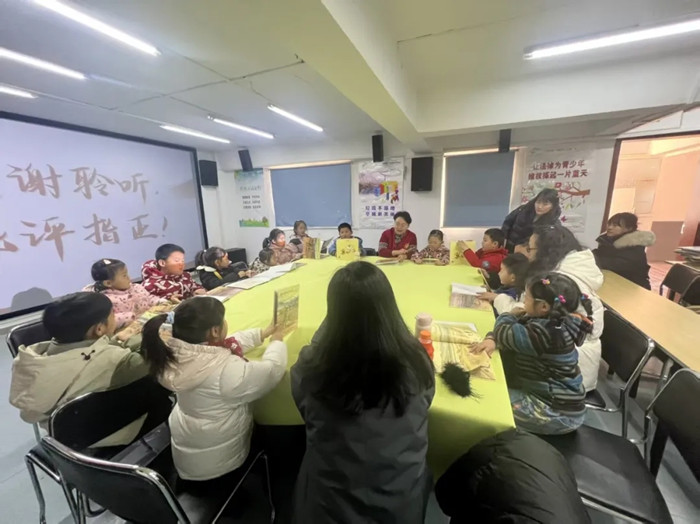 “青”听童声·共读成长！团市委“青年领读 亲子共读”志愿服务读