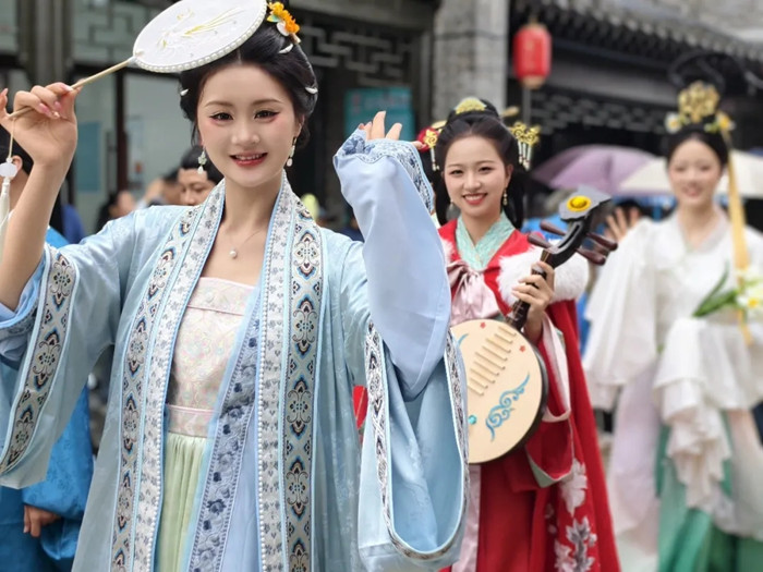 NPC闯关、古风打卡、味蕾狂欢！滁州大学生沉浸式解锁水乡团建新玩